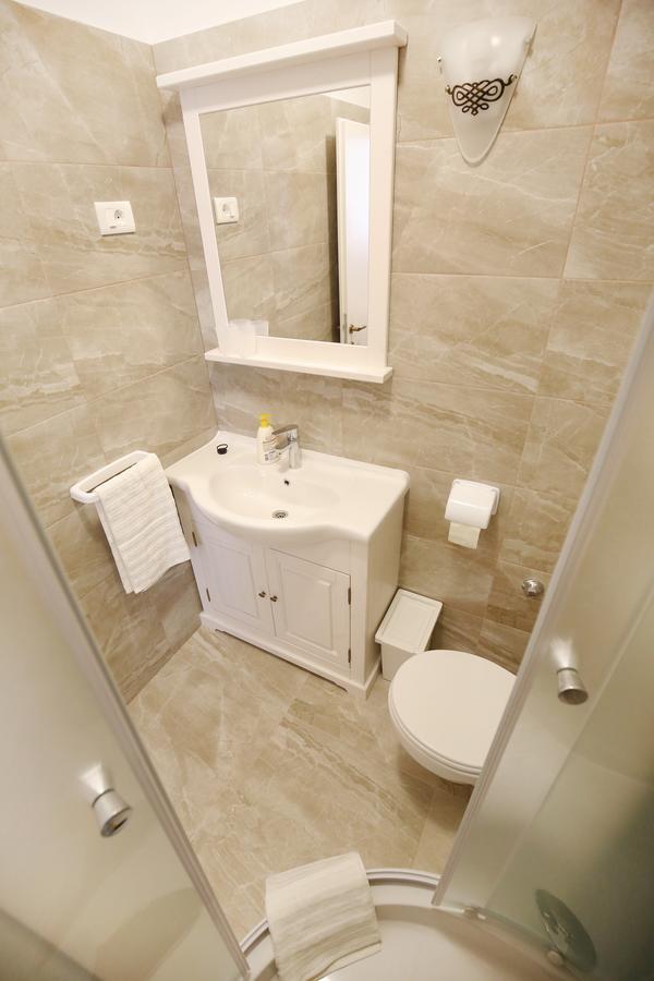 La-la Guest house 3*